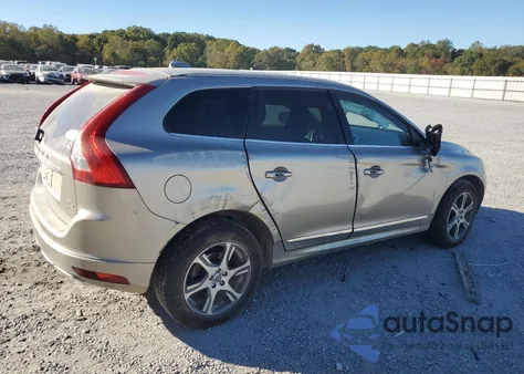 2015 Volvo Xc60 T6 Premier z USA, uszkodzony, nr VIN YV4902RB2F2620589